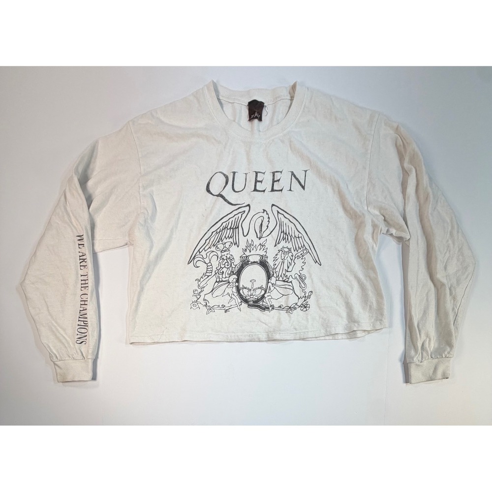 Queen Crest Long Sleeve Cropped Graphic T-Shirt White Womens Medium